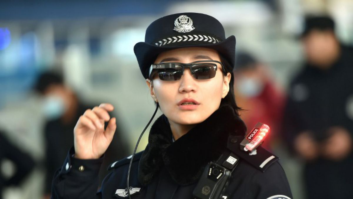  Conoce las Gafas con Reconocimiento Facial que Utiliza la Policía China