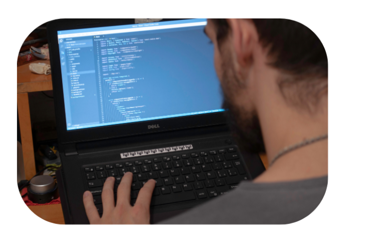  Java: Implementa un sistema de autenticación de usuarios con Spring Security (API REST con JWT)